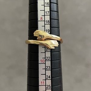 🩵 3/$15 🩵 Hands Ring